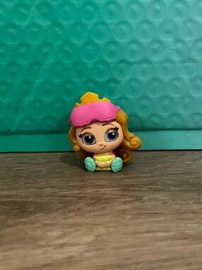 Disney Doorables Aurora Sleeping Beauty Let’s Party Wave 2 Slumber Party Figure